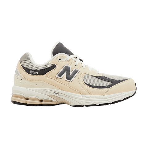 New Balance 2002R Sandstone Magnet (GS) GC2002FA