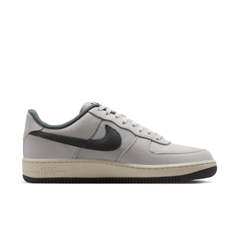 Nike IO8439-100