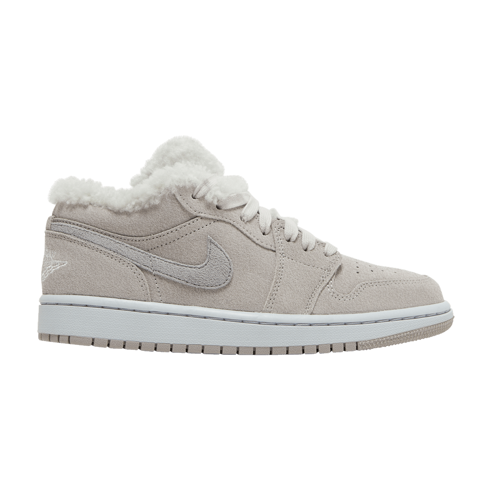 Air Jordan Jordan 1 Low SE Sherpa Fleece (Women's) DO0750-002
