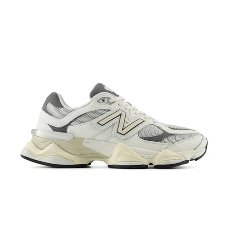 9060 Black Castlerock Grey