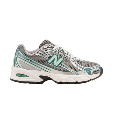 740 Silver Metallic / New Spruce